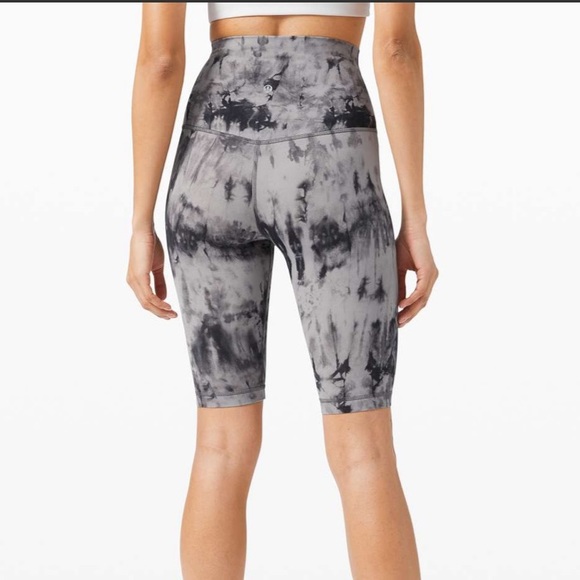 lululemon athletica Pants - Lululemon Align Super High Rise Short 10" *Game Day
Game Day Dark Chrome Black